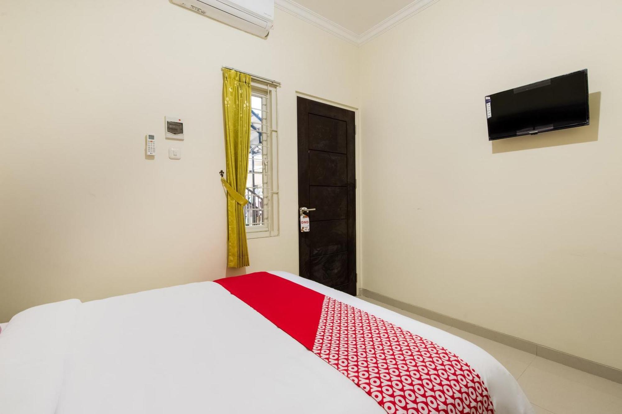 Готель Oyo Life 3398 Griya Rm 19 Syariah Сурабая Екстер'єр фото