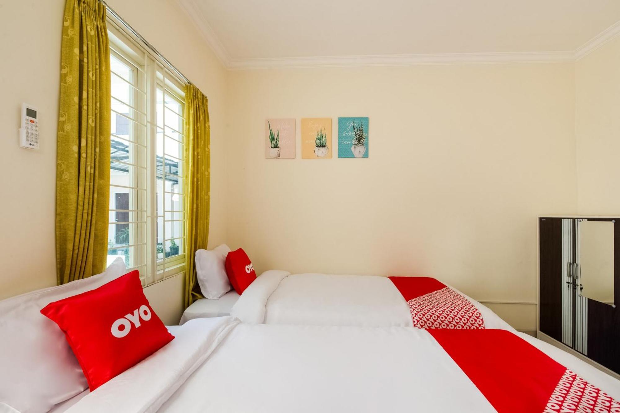 Готель Oyo Life 3398 Griya Rm 19 Syariah Сурабая Екстер'єр фото